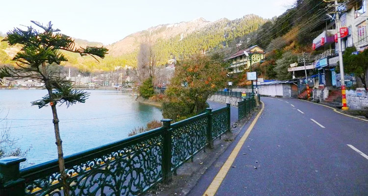 Beautiful view of Naini lake of Nainital